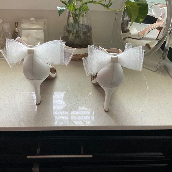 Shoes - Picture 2 of 3